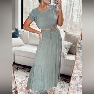 Boutique  Ces Femme Olive Crop top maxi set